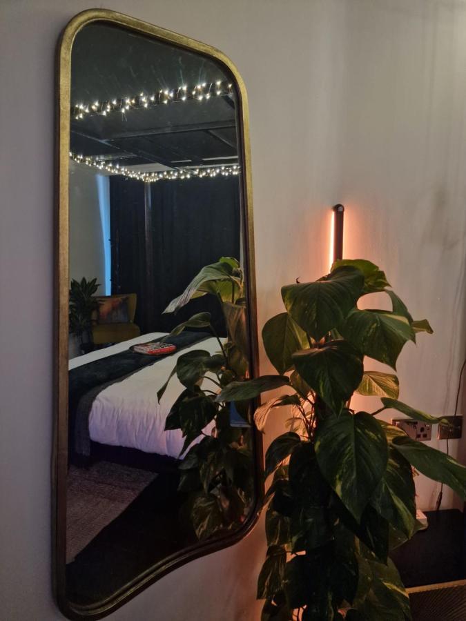 The Penny Black Apartment With Indoor Hot Tub Slamannan Eksteriør billede